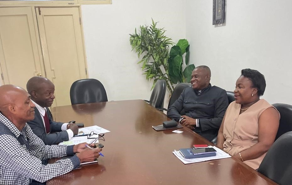 Reunião com o Engenheiro Ribeiro, com a Lombongo & Filhos